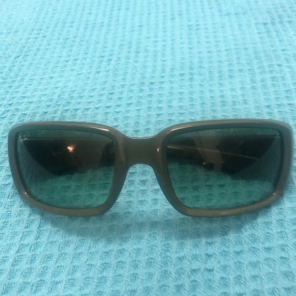 Ray Ban green wrap around frames with gradient lenses comes w case EUC - Picture 1 of 7